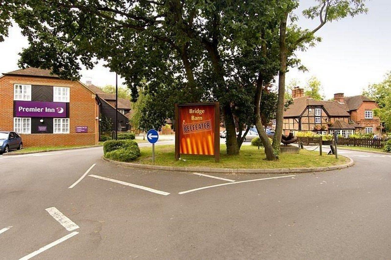 Premier Inn Woking West - A324 Exterior foto